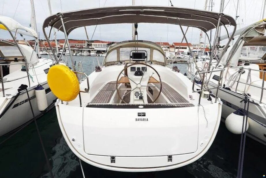 Bavaria Cruiser 32 – Sailing yacht