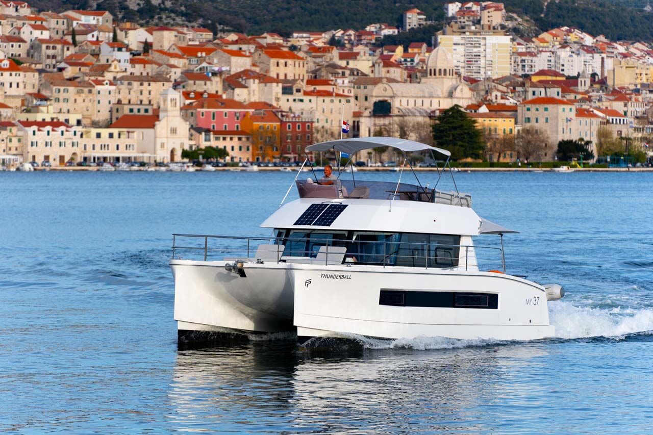 Fountaine Pajot MY 37 – Power catamaran