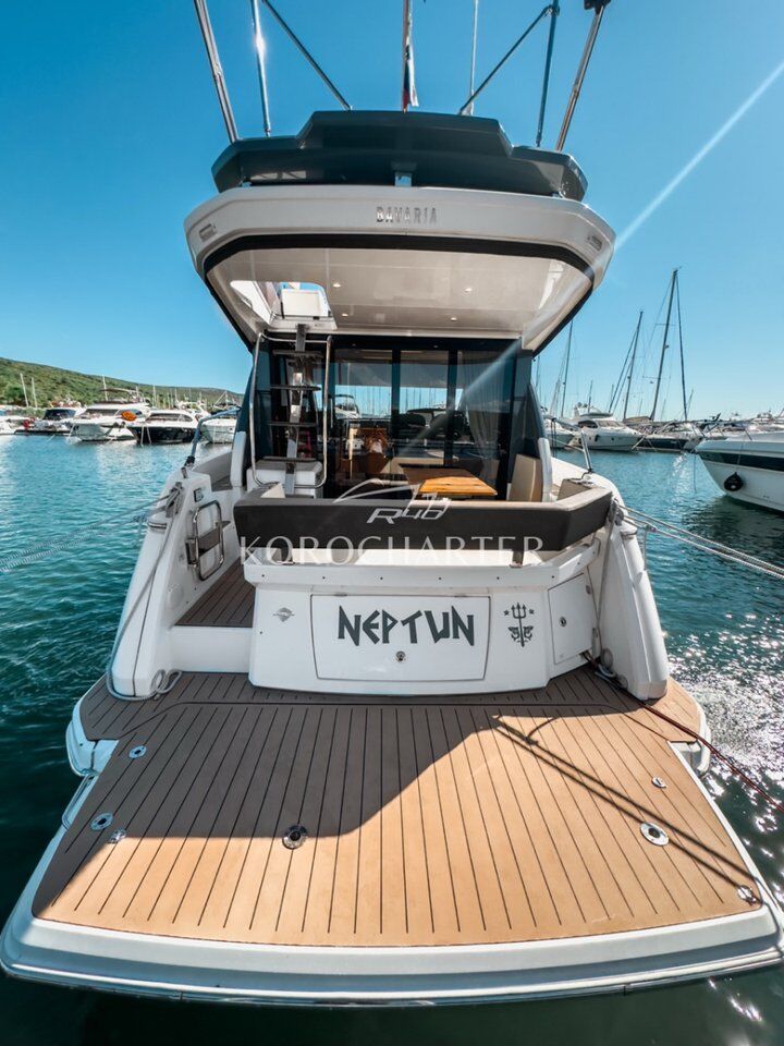 Bavaria R40 Fly – Motor yacht