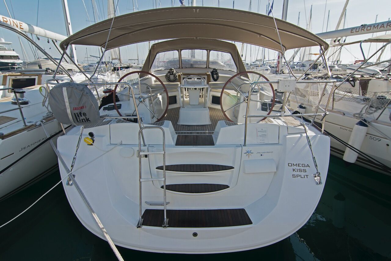 Jeanneau 53 – 5 + 1 cab. – Sailing yacht