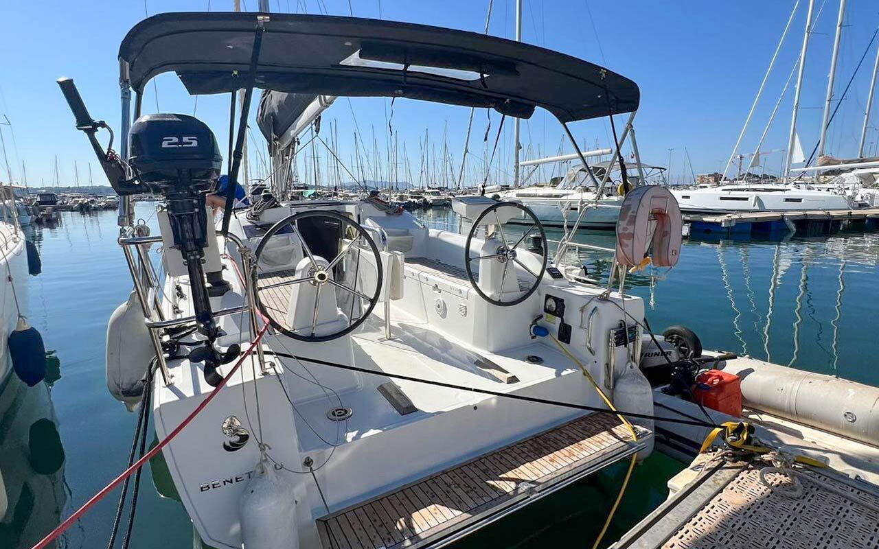 Oceanis 30.1 – Sailing yacht