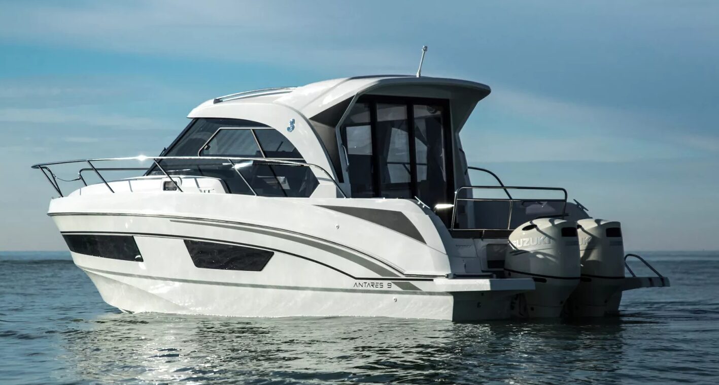 Antares 9 – Motor boat