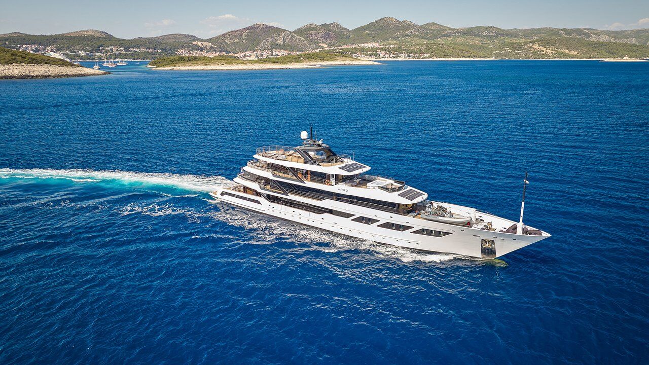 ICY 55 – Luxury motor yacht
