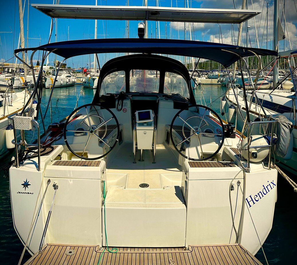 Sun Odyssey 419 – 3 cab. – Sailing yacht