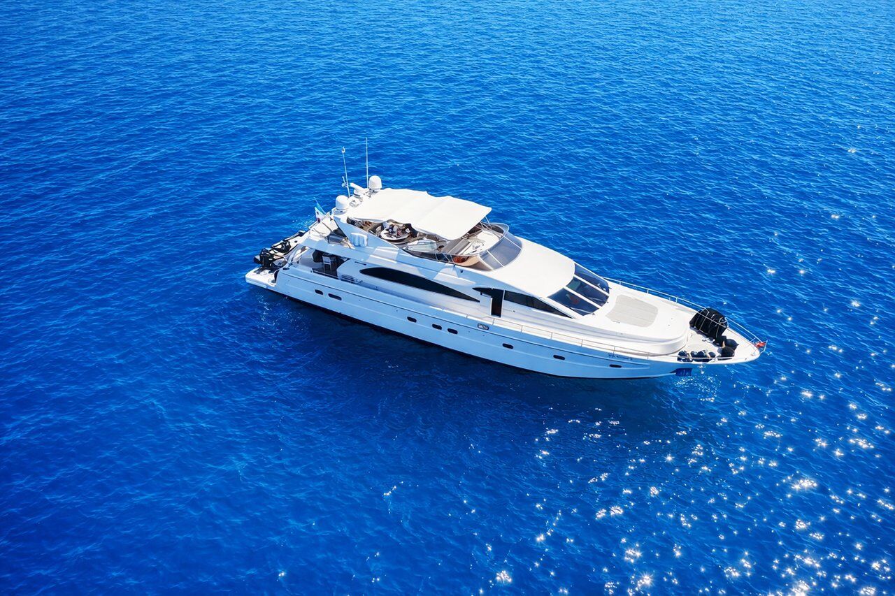 Astondoa 82 GLX – 4 + 2 cab. – Luxury motor yacht