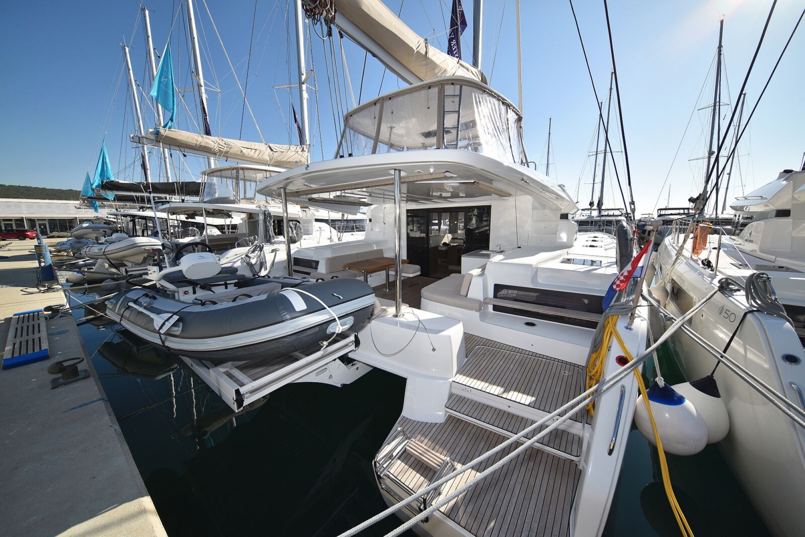 Lagoon 50 – 6 + 1 cab. – Catamaran