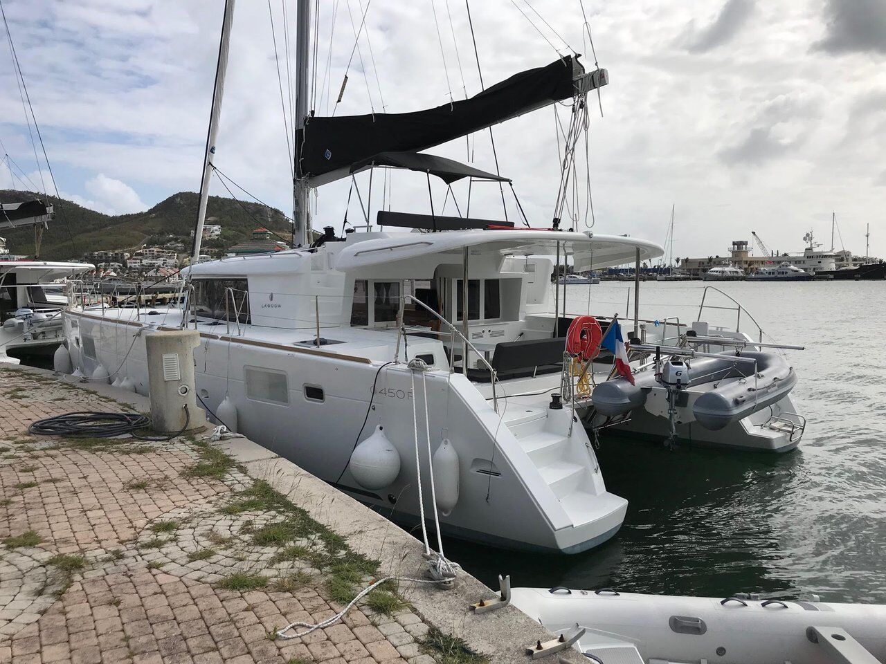 Lagoon 450 – 4 + 2 cab. – Catamaran