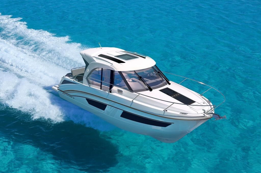 Antares 9 OB – Motor boat