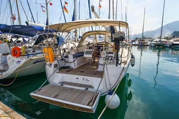 Bavaria Cruiser 37 – 3 cab. – Sailing yacht