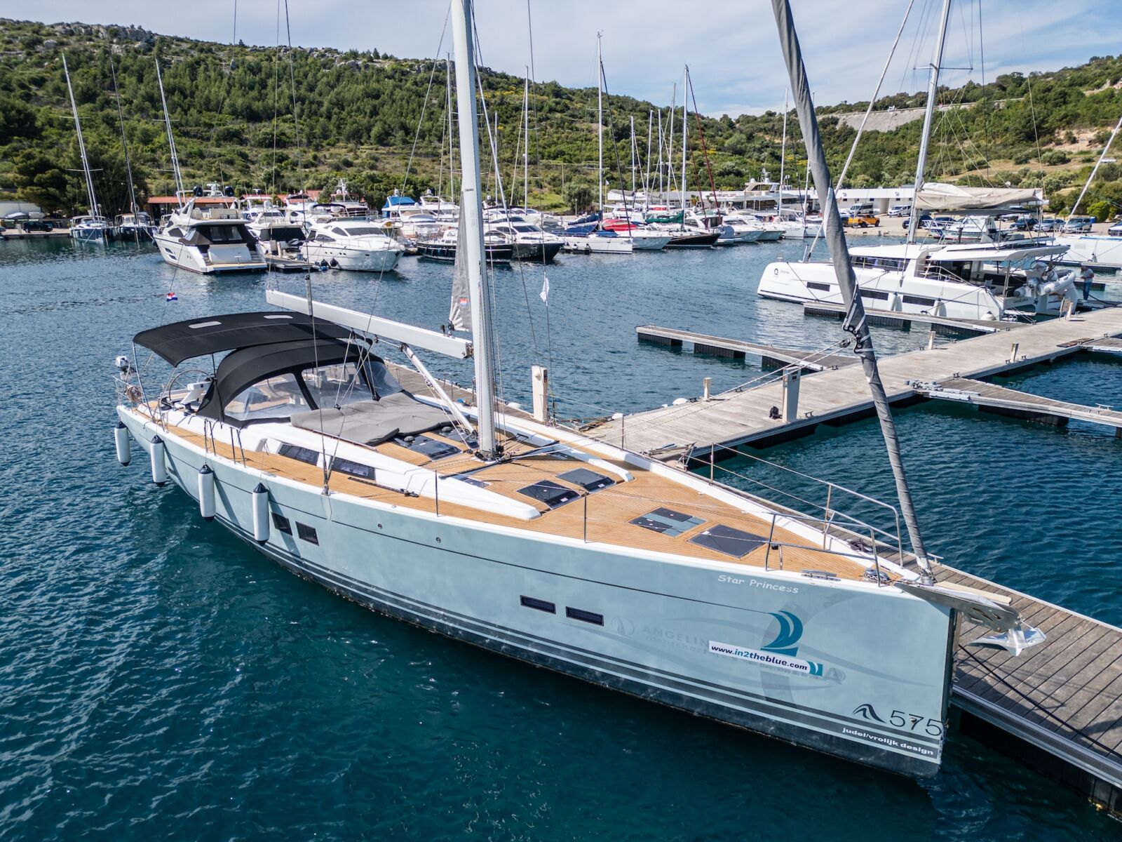 Hanse 575 – 5 + 1 cab. – Sailing yacht
