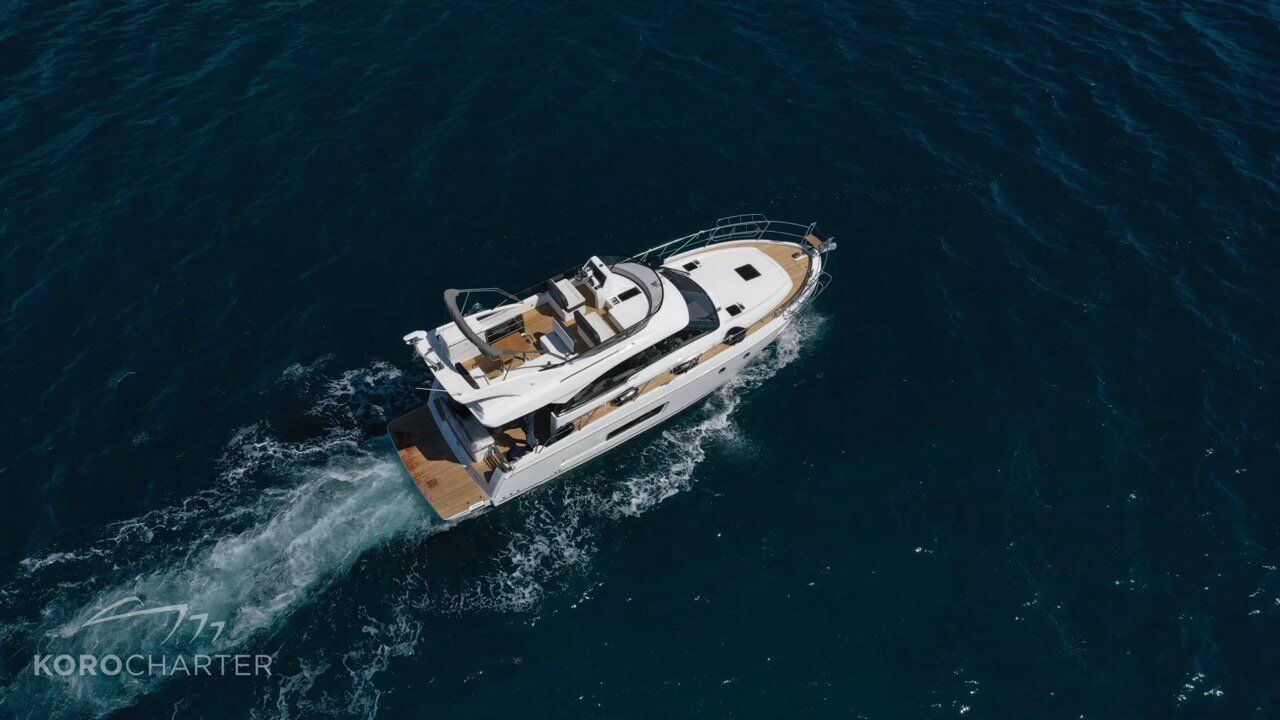 Bavaria Virtess 420 Fly – Motor yacht