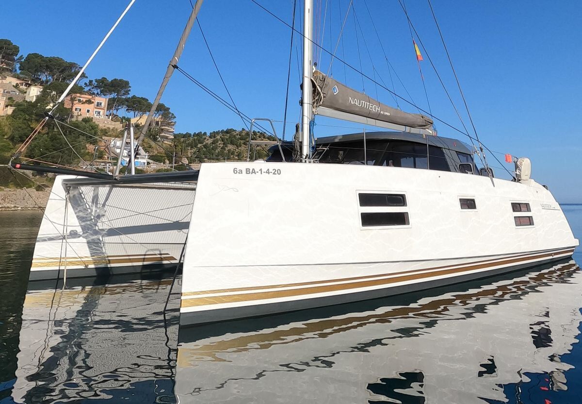 Bavaria Nautitech 40 Open – 4 + 2 cab. – Catamaran