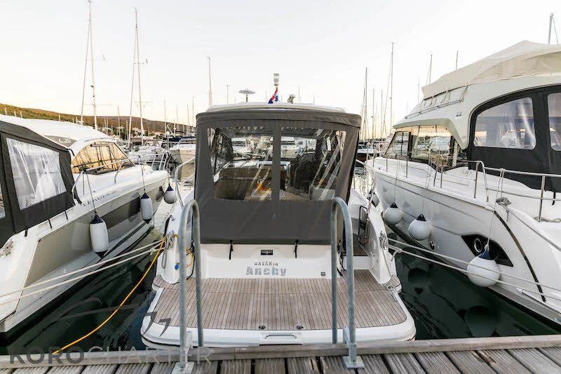 Bavaria 33 Sport HT – Motor boat