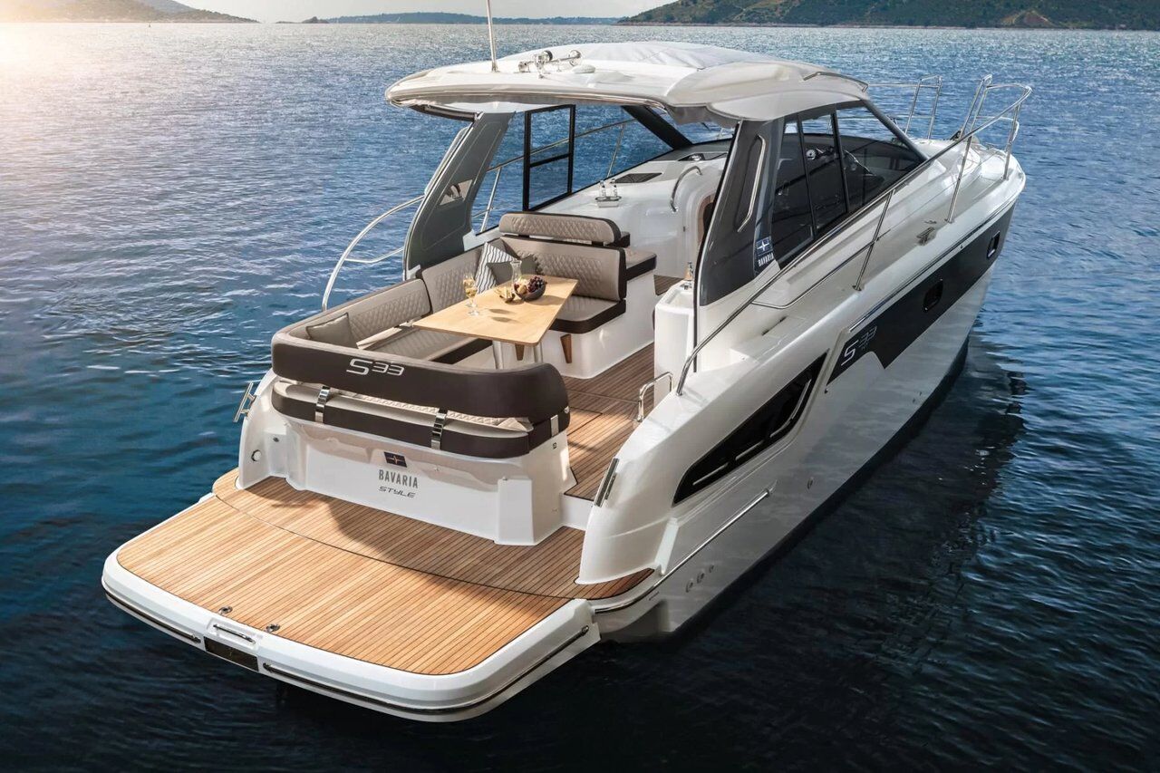 Bavaria 33 Sport HT – Motor boat