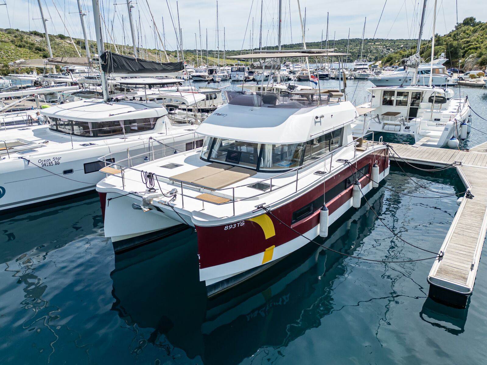Fountaine Pajot MY 37 – Power catamaran