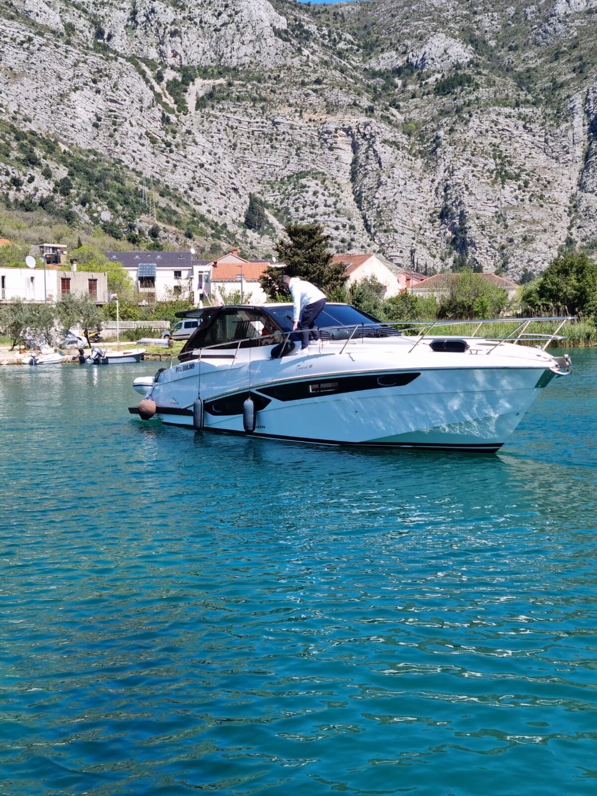 Parana 38 – Motor boat