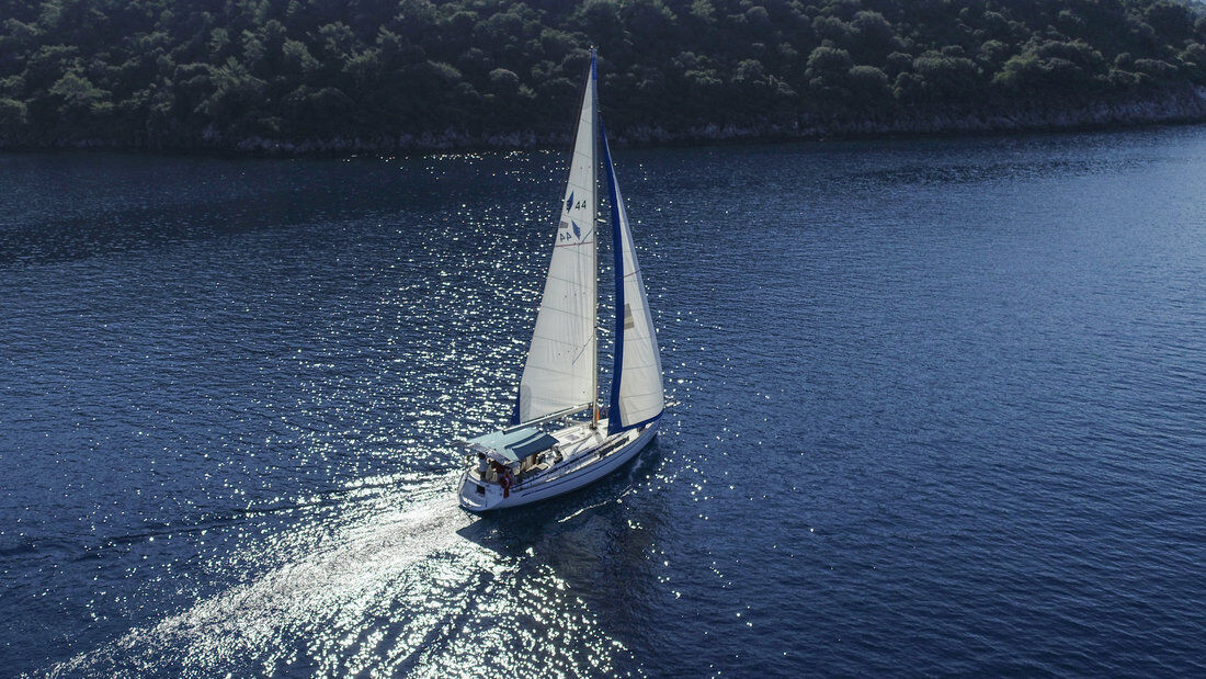 Bavaria 44 – Sailing yacht