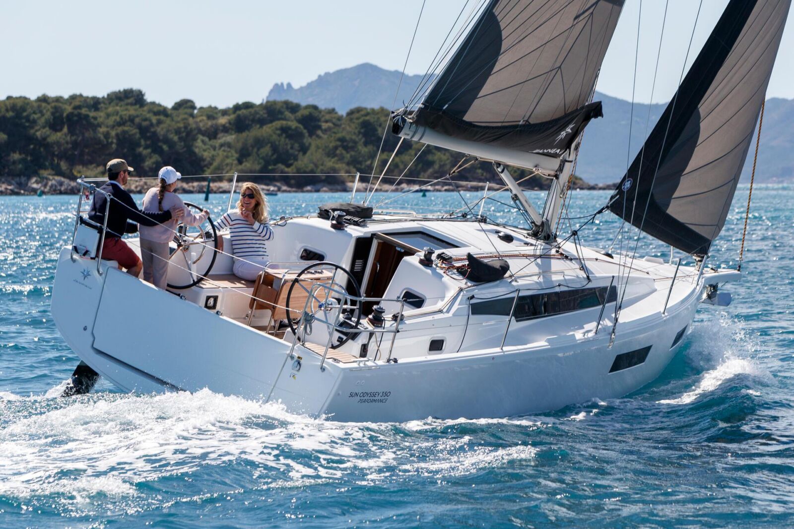 Sun Odyssey 350 – 3 cab. – Sailing yacht