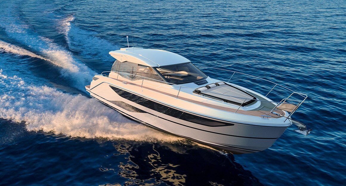 Bavaria SR36 Hard Top – Motor yacht