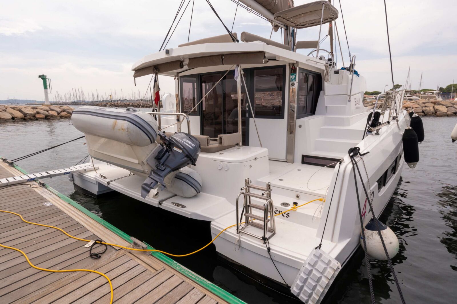 Bali 4.2 – 4 + 1 cab. – Catamaran