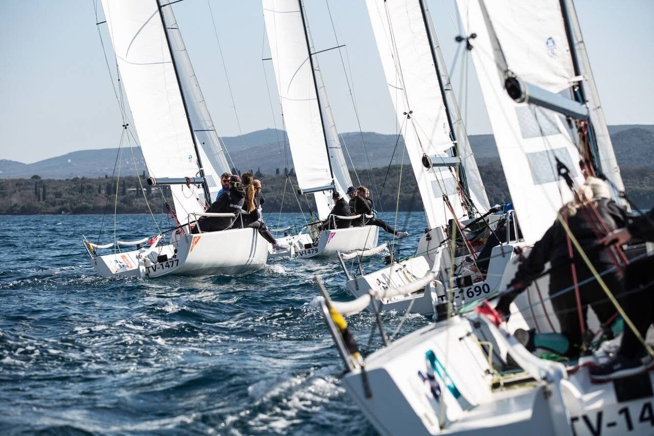 J 70 – Sailing yacht