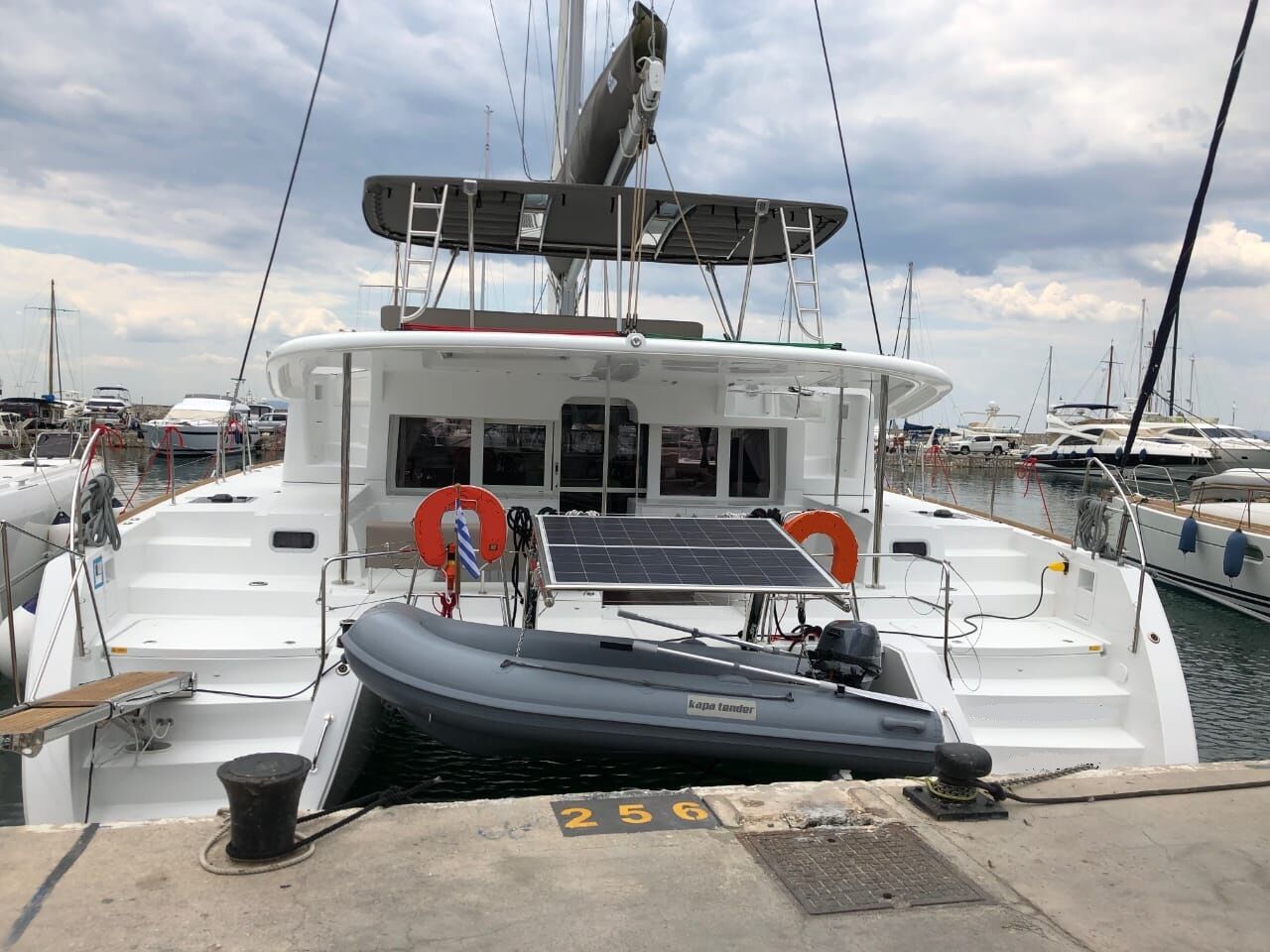 Lagoon 450 F – 4 + 2 cab. – Catamaran