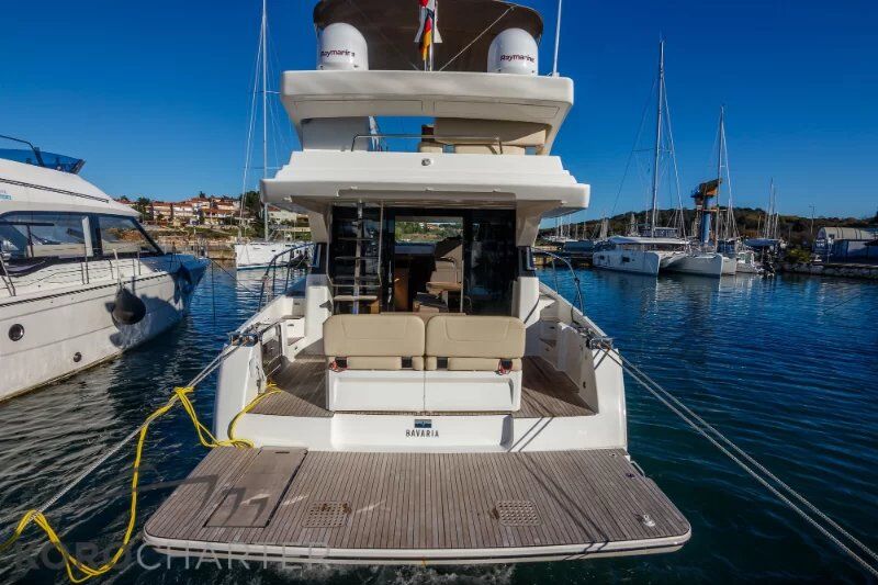 Bavaria Virtess 420 Fly – Motor yacht