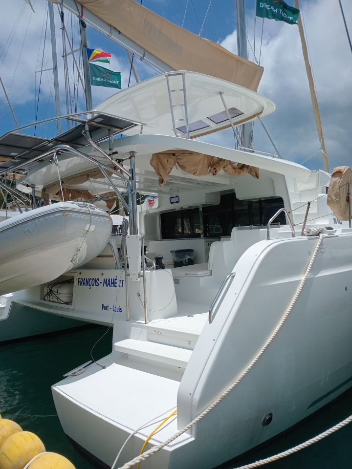 Lagoon 46 – 4 + 2 cab. – Catamaran