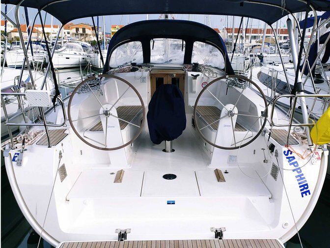 Bavaria Cruiser 41 – 3 cab. – Sailing yacht