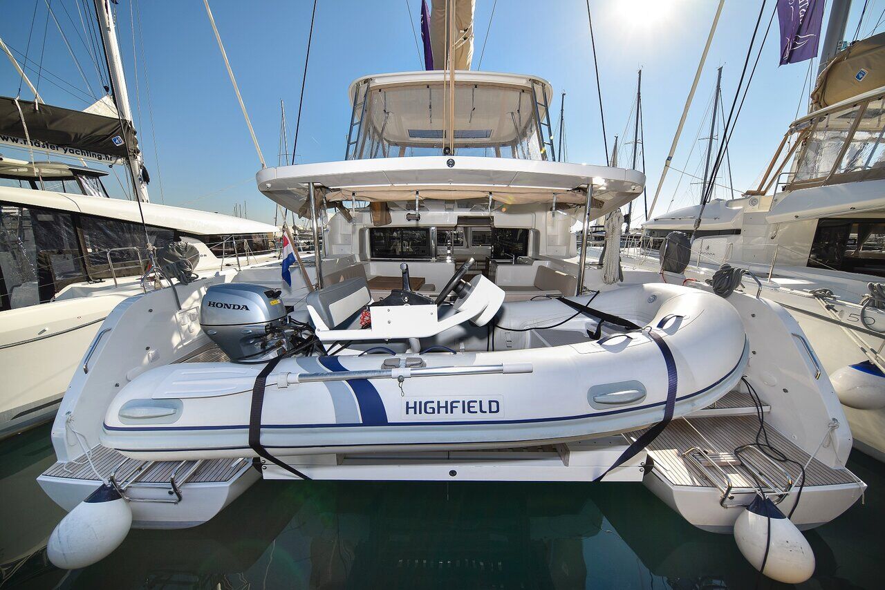 Lagoon 46 – 4 + 2 cab. – Catamaran