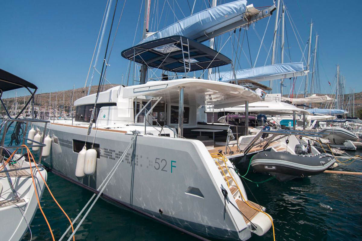 Lagoon 52 F – 5 + 2 cab. – Catamaran