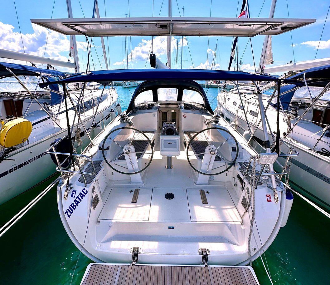 Bavaria Cruiser 41 – 3 cab. – Sailing yacht
