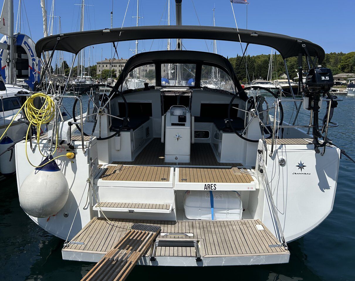 Sun Odyssey 440 – 4 cab. – Sailing yacht