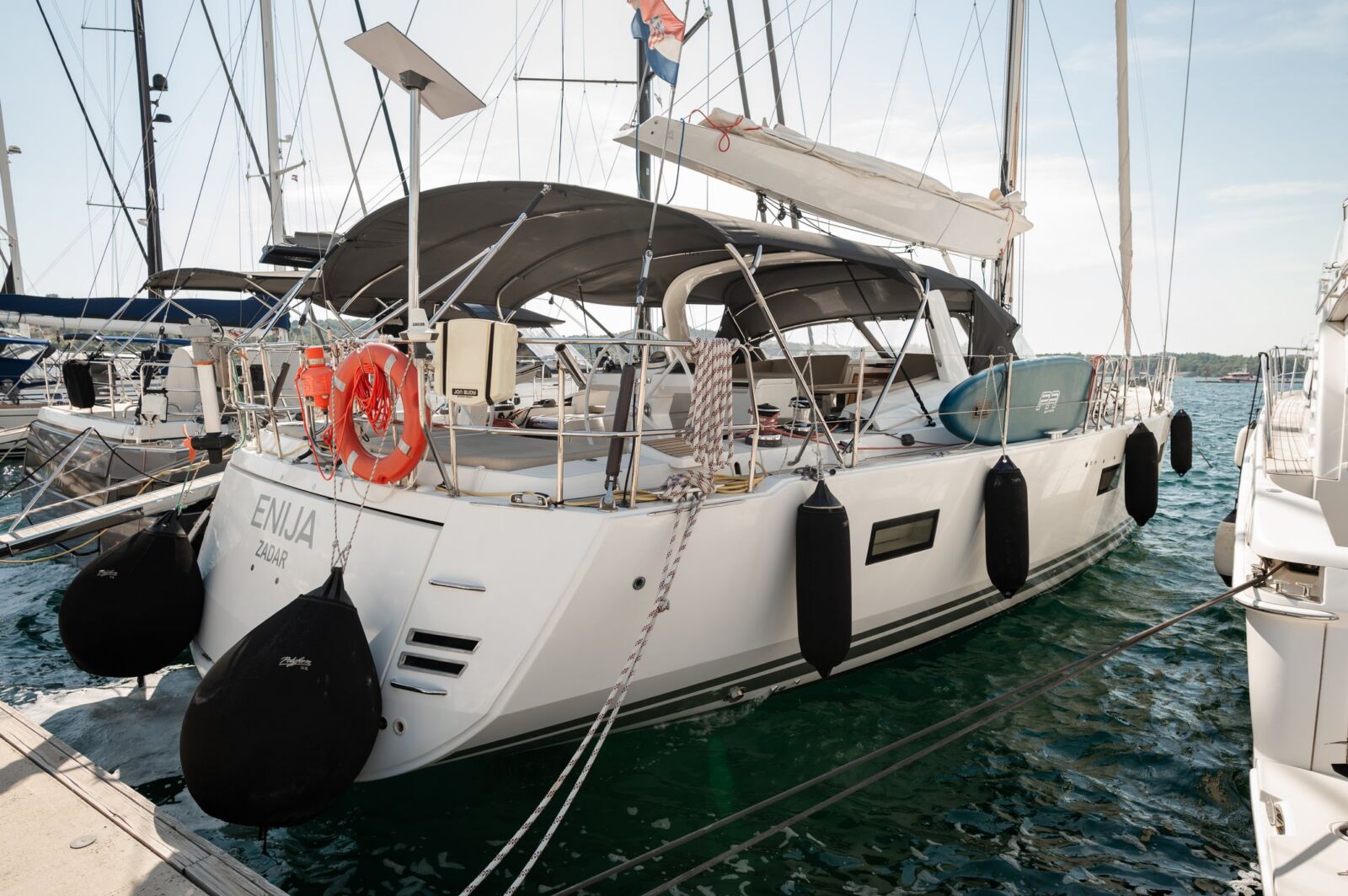 Jeanneau 64 – 4 + 1 cab. – Sailing yacht