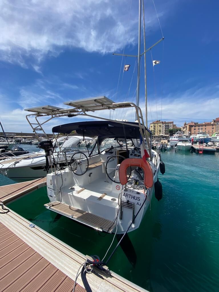 Oceanis 30.1 – Sailing yacht