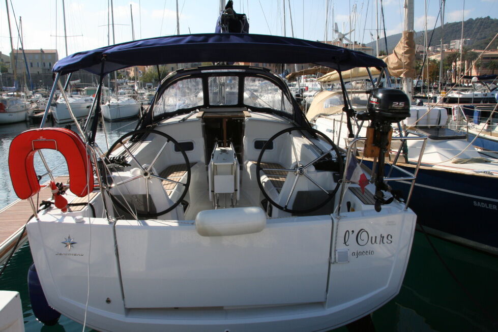 Sun Odyssey 349 – 3 cab. – Sailing yacht