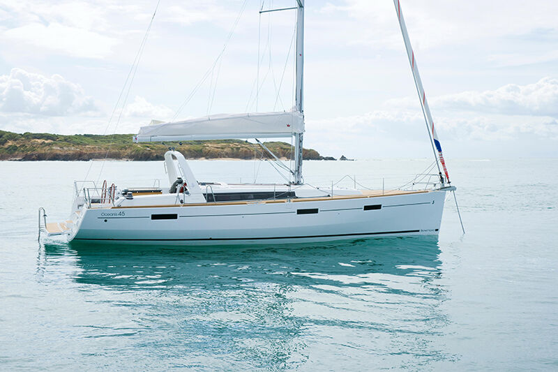 Oceanis 45 – 3 cab. – Sailing yacht