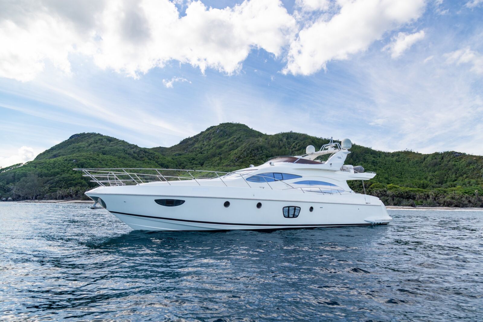 Azimut 68 EVO – 4 cab. – Motor yacht