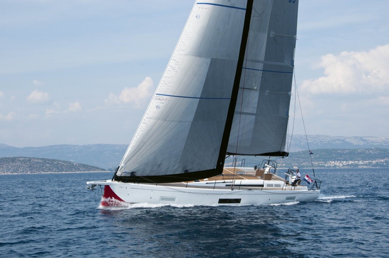 First 53 – 3 + 1 cab. – Sailing yacht