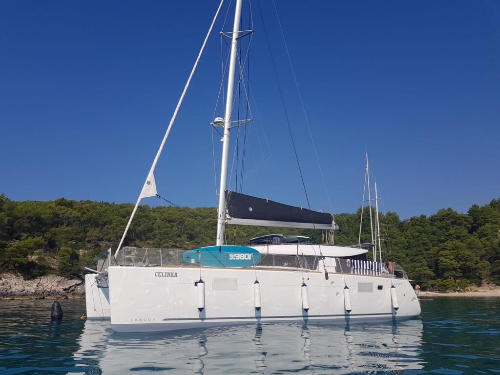 Lagoon 450 S – 4 + 2 cab. – Catamaran