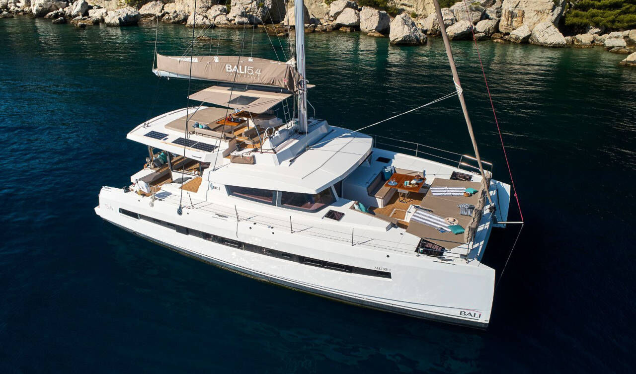 Bali 5.4 – 5 + 2 cab – Catamaran
